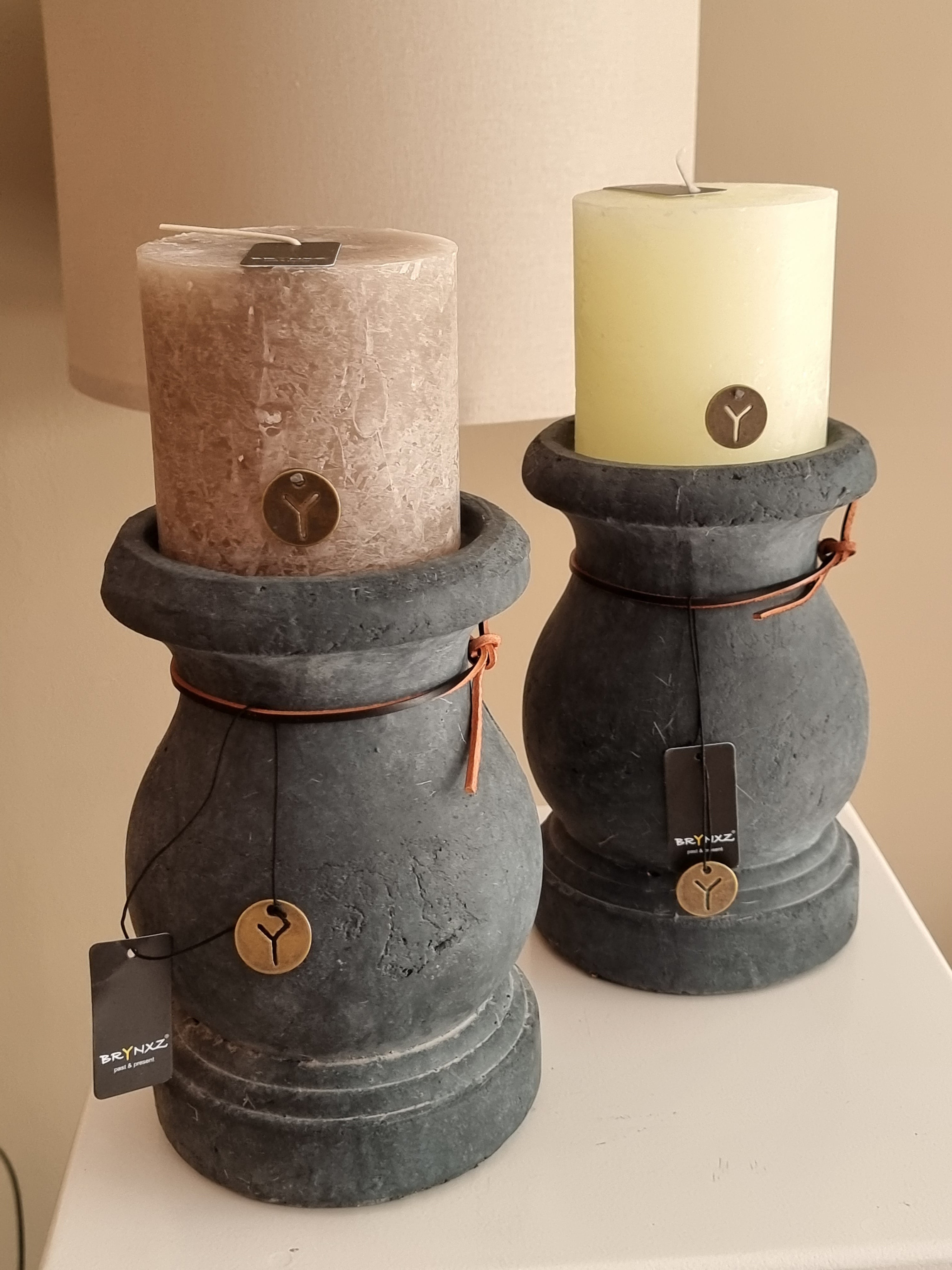 Kaars | Rustic candle Taupe en Ivoor - Brynxz