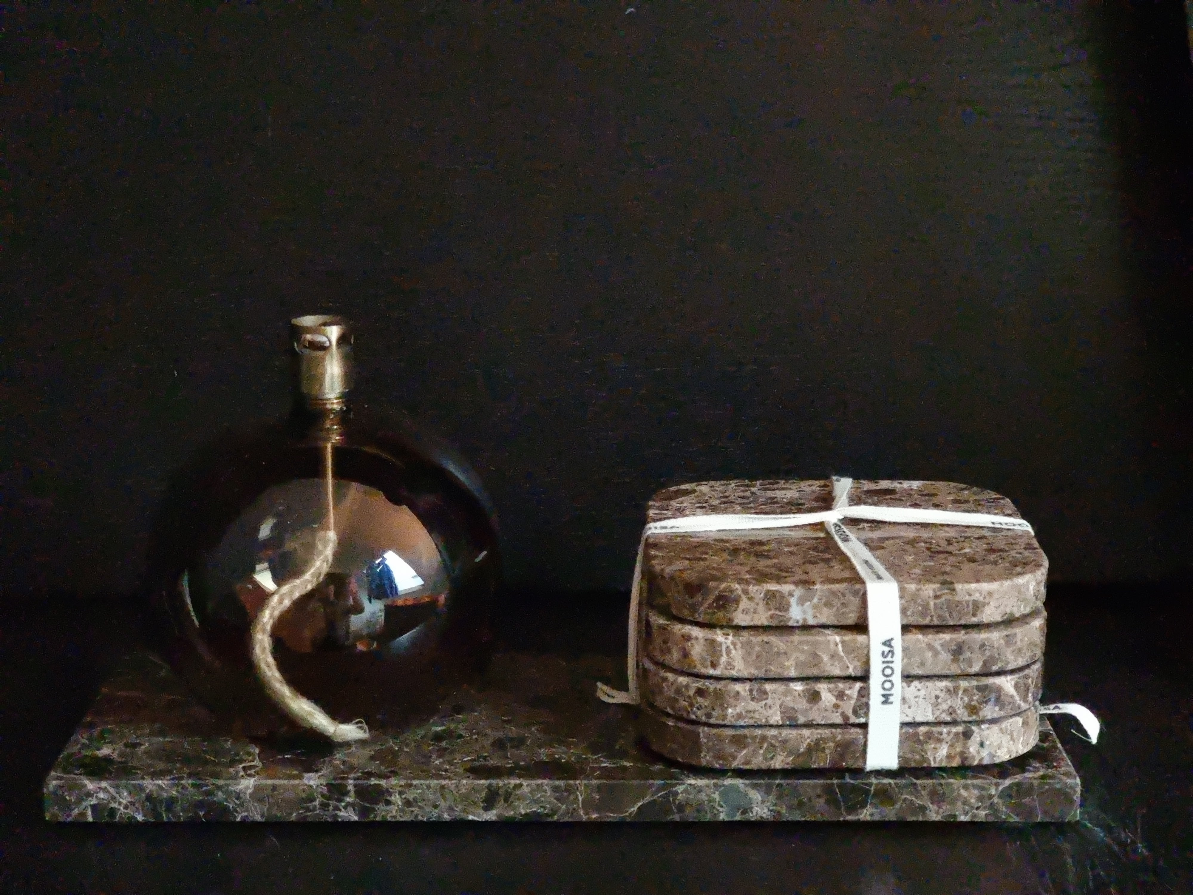 Shop the look - Olielamp,onderzetters, dienblad en olie Bruin