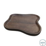 Walnoten houten tray in een organische vorm bruin
