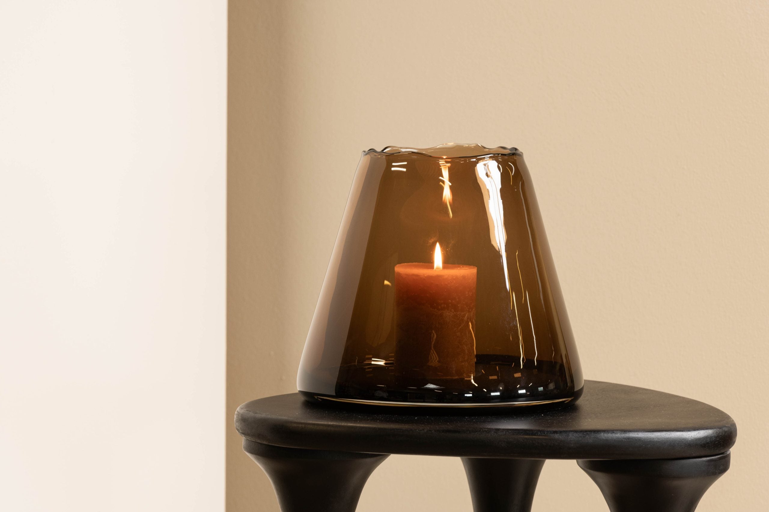 Hurricane lamp | Conical vase organic rim