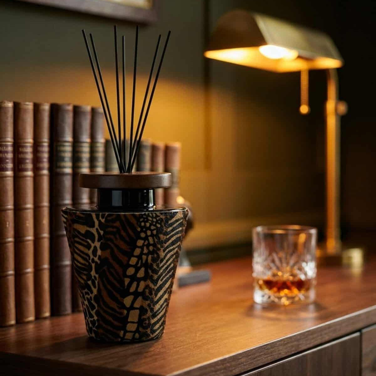 Victoria With Love diffuser Hairy Safari