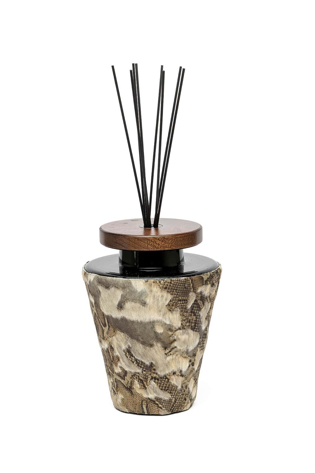 Victoria With Love diffuser Hairy Serpentine