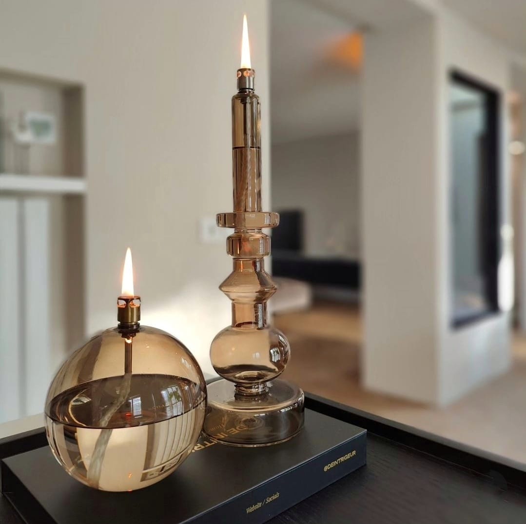 Shop the look - Kandelaar en bol champagne en 1 L olie