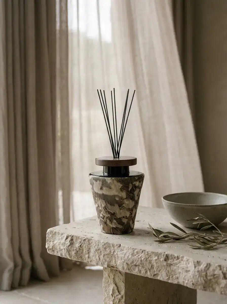 Victoria With Love diffuser Hairy Serpentine